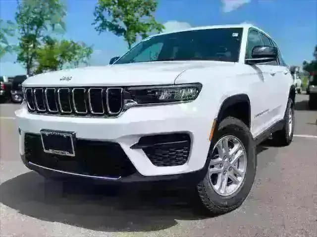 2024 Jeep Grand Cherokee Laredo