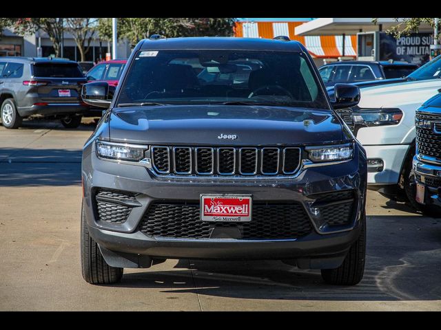 2024 Jeep Grand Cherokee Laredo X