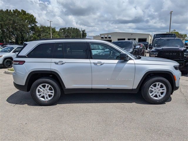 2024 Jeep Grand Cherokee Laredo