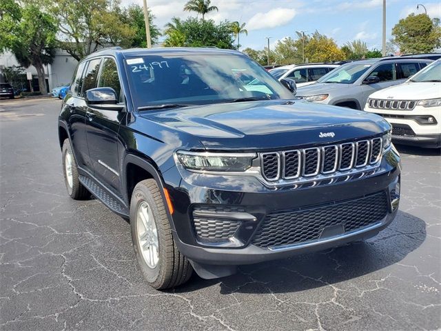 2024 Jeep Grand Cherokee Laredo