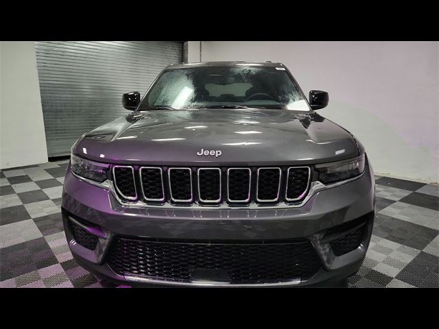 2024 Jeep Grand Cherokee Laredo