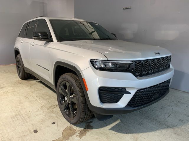 2024 Jeep Grand Cherokee Altitude