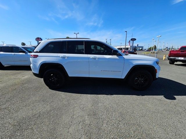 2024 Jeep Grand Cherokee Laredo