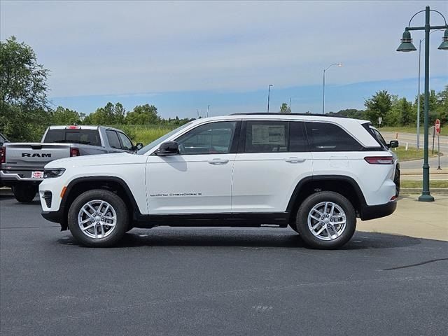 2024 Jeep Grand Cherokee Laredo