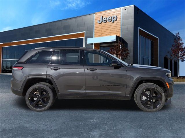 2024 Jeep Grand Cherokee Altitude