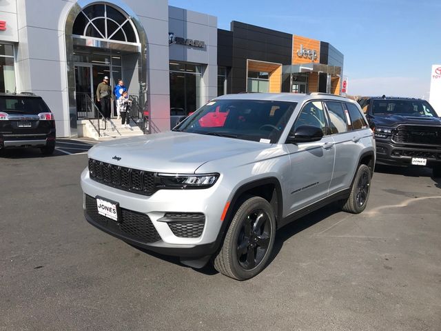 2024 Jeep Grand Cherokee Altitude