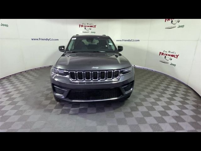 2024 Jeep Grand Cherokee Laredo