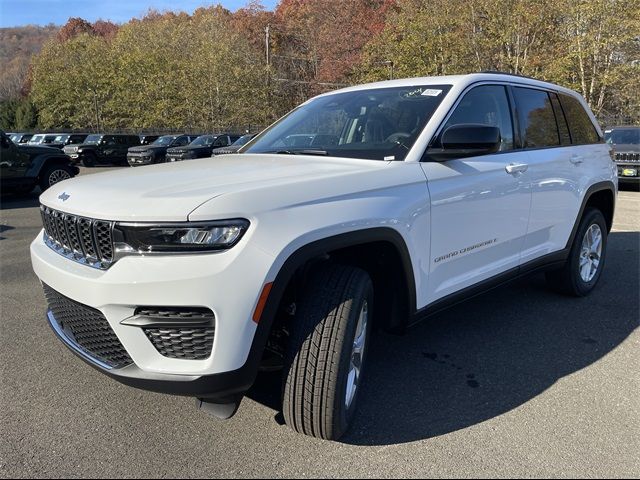 2024 Jeep Grand Cherokee Laredo X