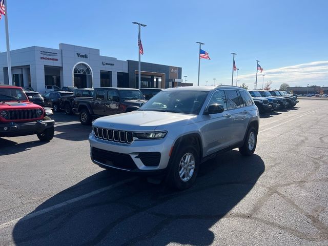 2024 Jeep Grand Cherokee Laredo