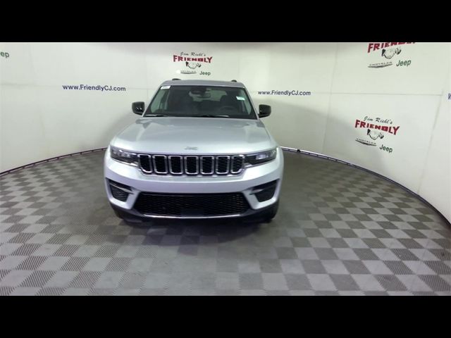 2024 Jeep Grand Cherokee Laredo