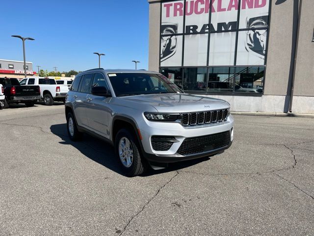 2024 Jeep Grand Cherokee Laredo