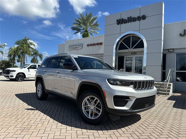 2024 Jeep Grand Cherokee Laredo