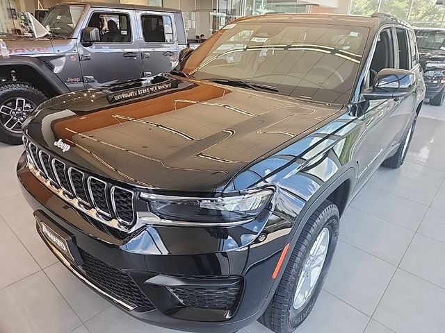 2024 Jeep Grand Cherokee Laredo