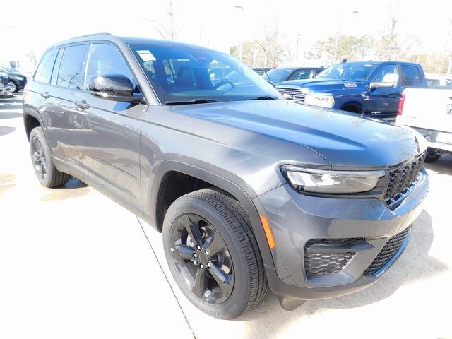 2024 Jeep Grand Cherokee Altitude