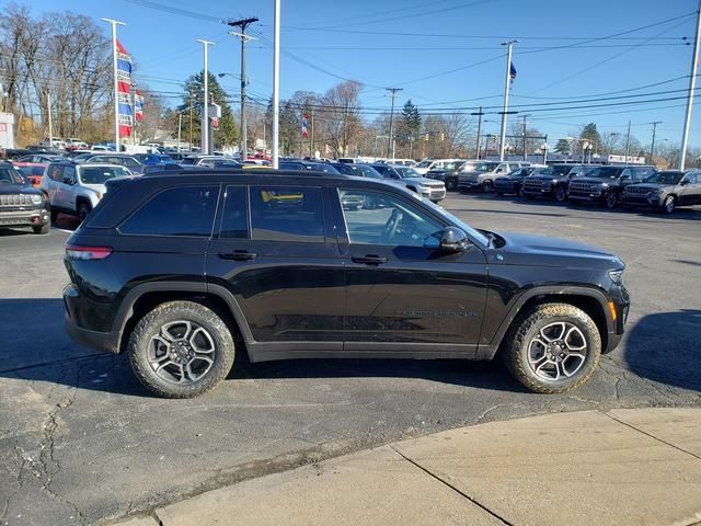 2024 Jeep Grand Cherokee 4xe Trailhawk