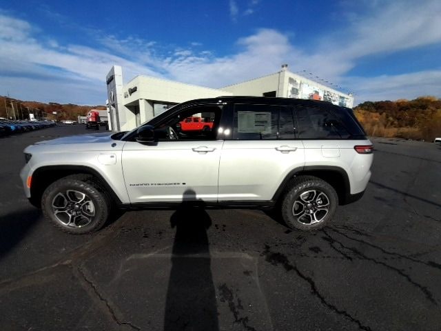 2024 Jeep Grand Cherokee 4xe Trailhawk