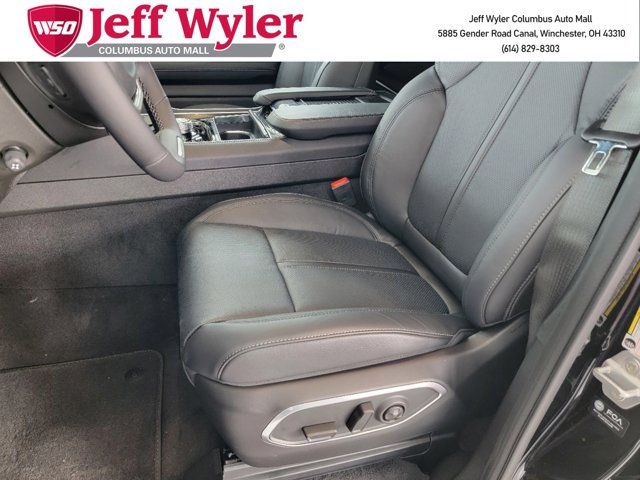 2024 Jeep Wagoneer Base