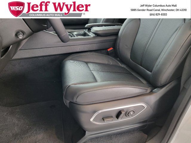 2024 Jeep Wagoneer Base