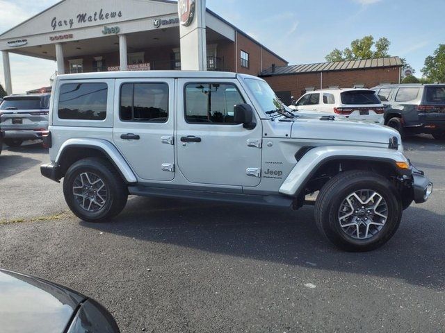 2024 Jeep Wrangler Sahara