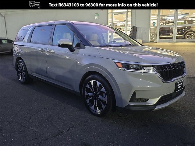 2024 Kia Carnival EX