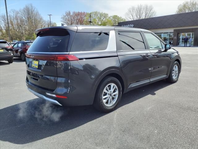 2024 Kia Carnival LX