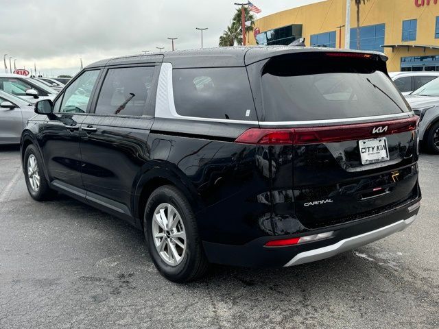 2024 Kia Carnival LX