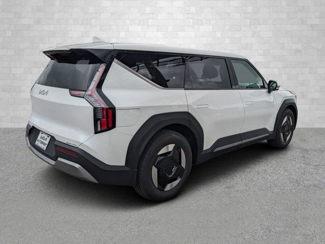 2024 Kia EV9 Light Long Range