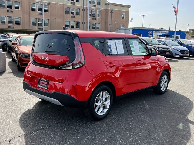 2024 Kia Soul LX