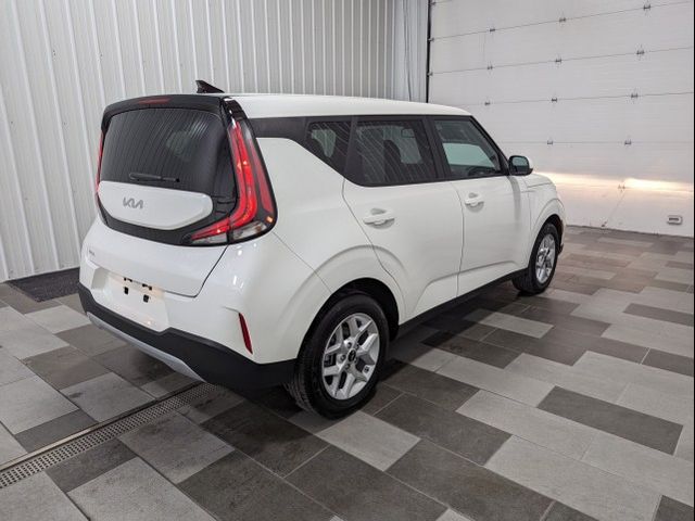 2024 Kia Soul LX