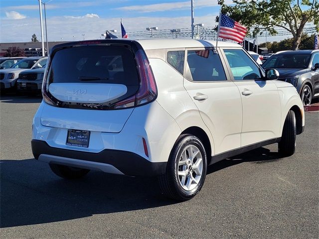 2024 Kia Soul LX