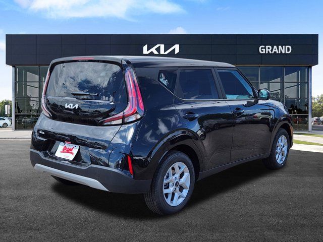 2024 Kia Soul LX