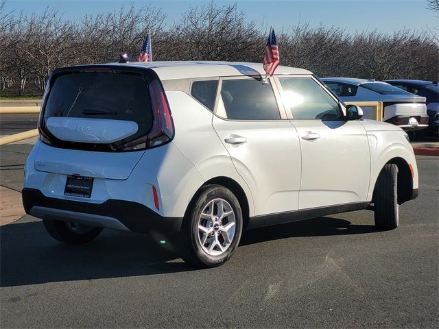 2024 Kia Soul LX