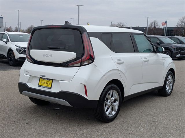 2024 Kia Soul LX