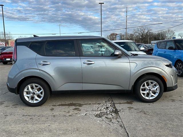 2024 Kia Soul LX