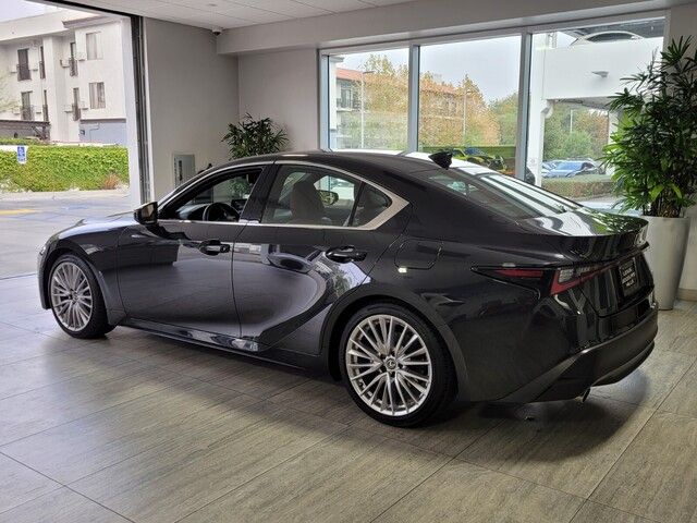 2024 Lexus IS 300