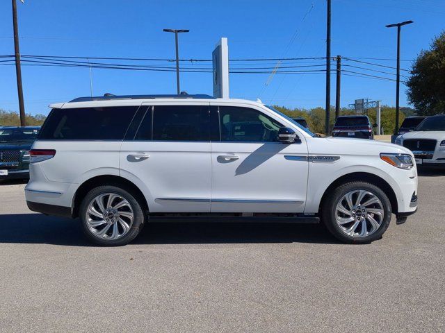 2024 Lincoln Navigator Premiere