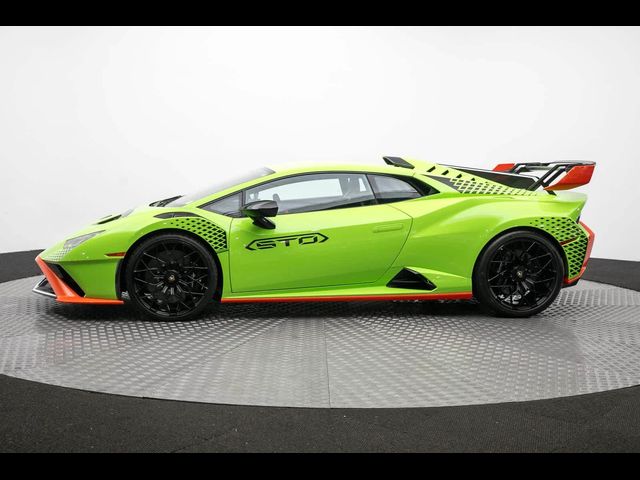 2024 Lamborghini Huracan STO Base