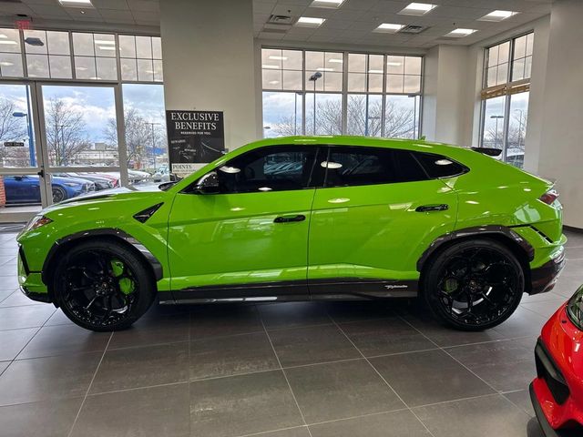 2024 Lamborghini Urus Performante