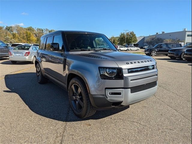 2024 Land Rover Defender SE