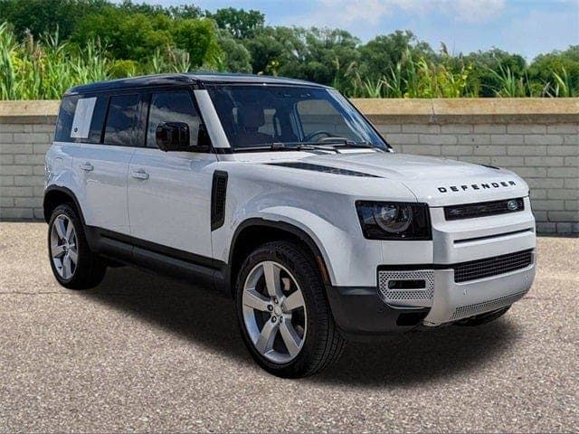 2024 Land Rover Defender SE