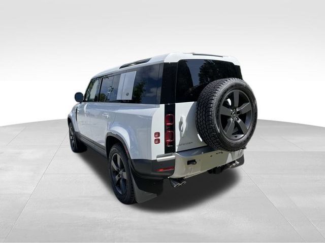 2024 Land Rover Defender SE