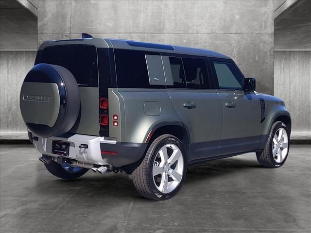 2024 Land Rover Defender SE