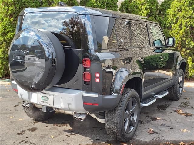 2024 Land Rover Defender SE