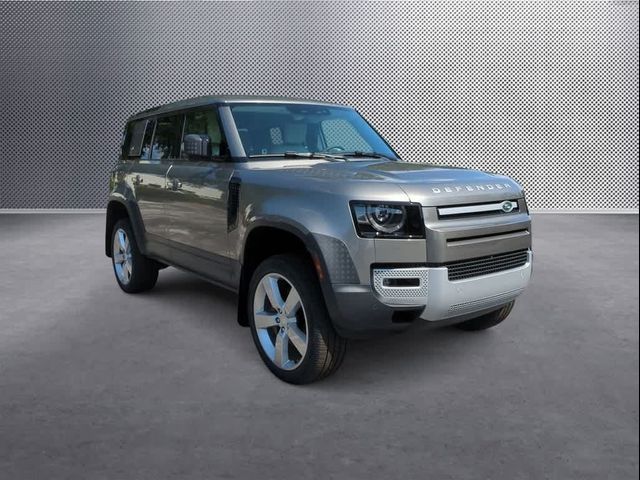 2024 Land Rover Defender SE