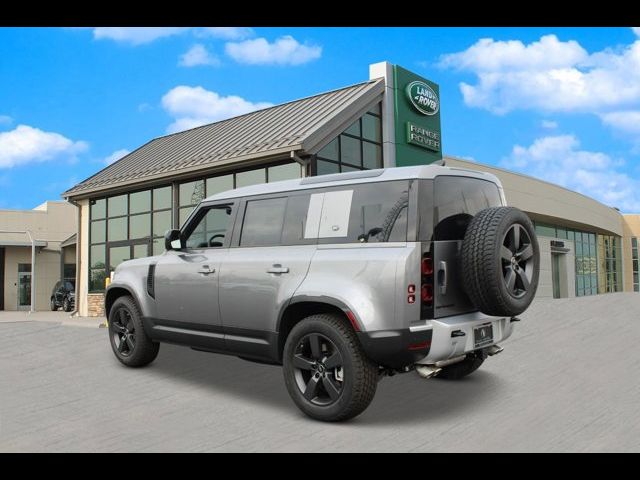 2024 Land Rover Defender SE