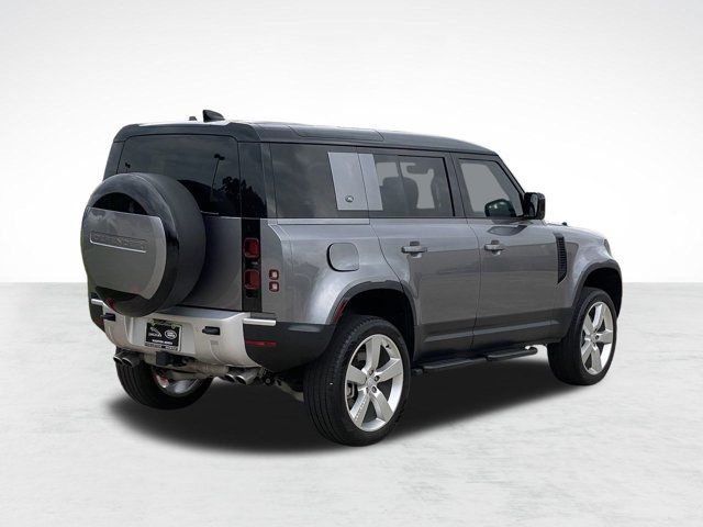 2024 Land Rover Defender SE