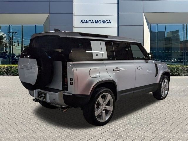 2024 Land Rover Defender SE