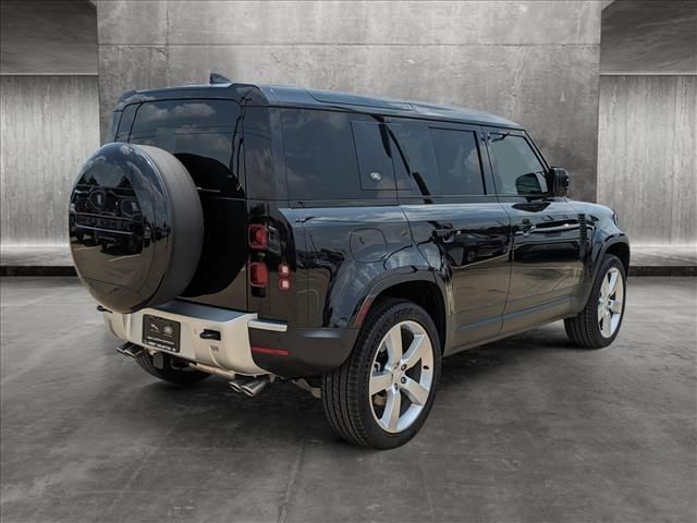 2024 Land Rover Defender SE