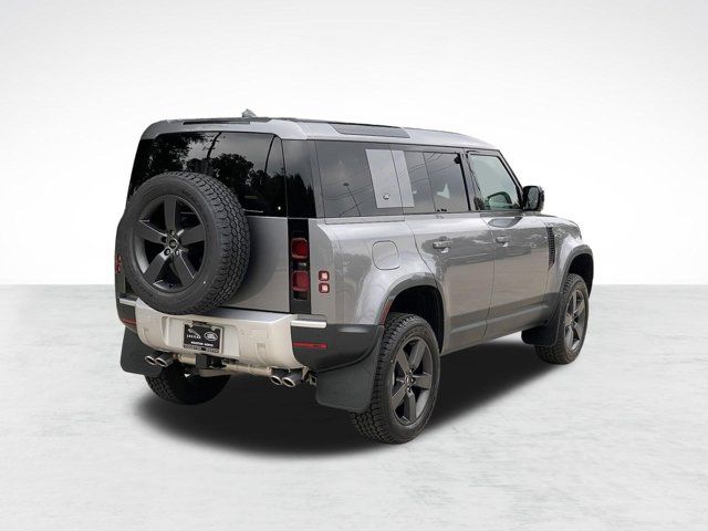 2024 Land Rover Defender SE