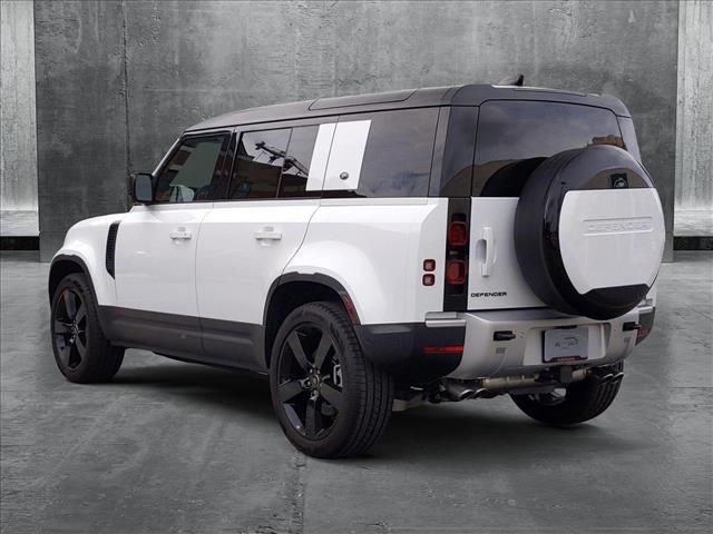 2024 Land Rover Defender SE